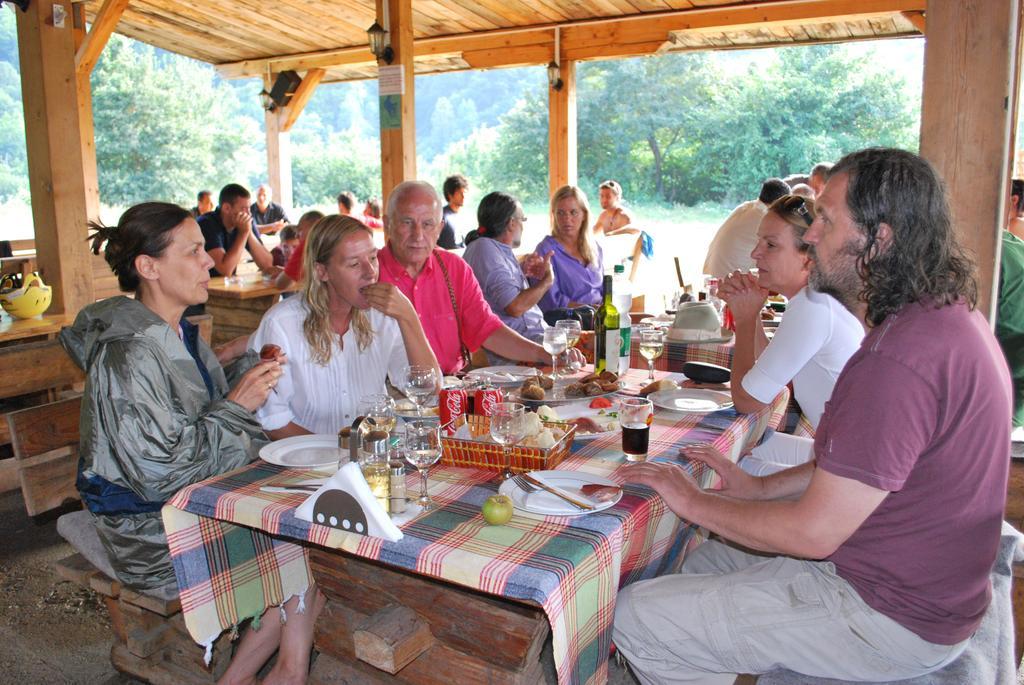 Rafting Camp Tara Center Tri Vodenice Bastasi Cameră foto